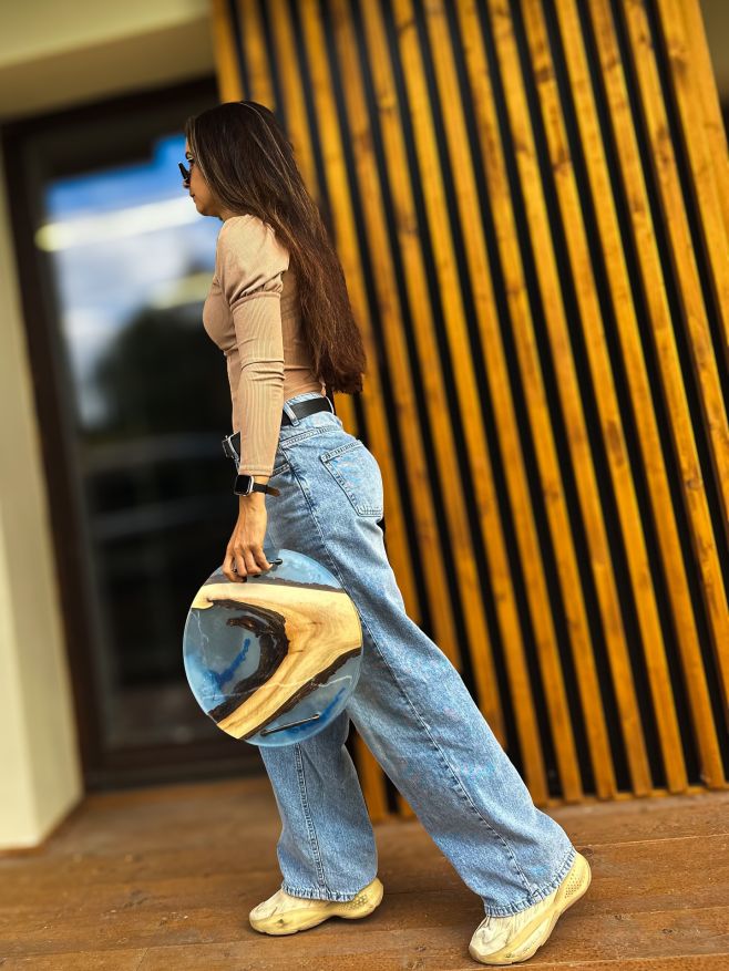 Už máte svůj epoxidový podnos? 🫡 Využijete nejen k servírování, ale také třeba můžete hodit podnos na gauč a nemusíte se...